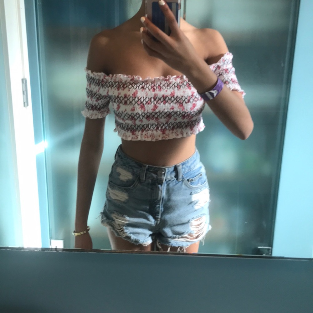 Floral off the shoulder top. Urban outfitters